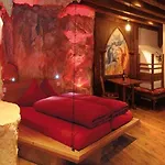 Ξενοδοχείο Camona & Walserhof 3*