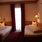 Ξενοδοχείο Camona & Walserhof 3*