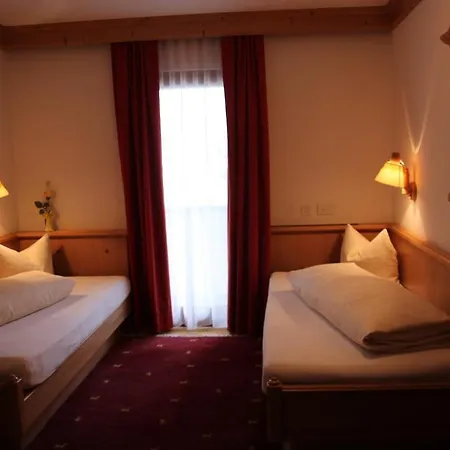 Hotel Camona & Apart Walserhof 3*